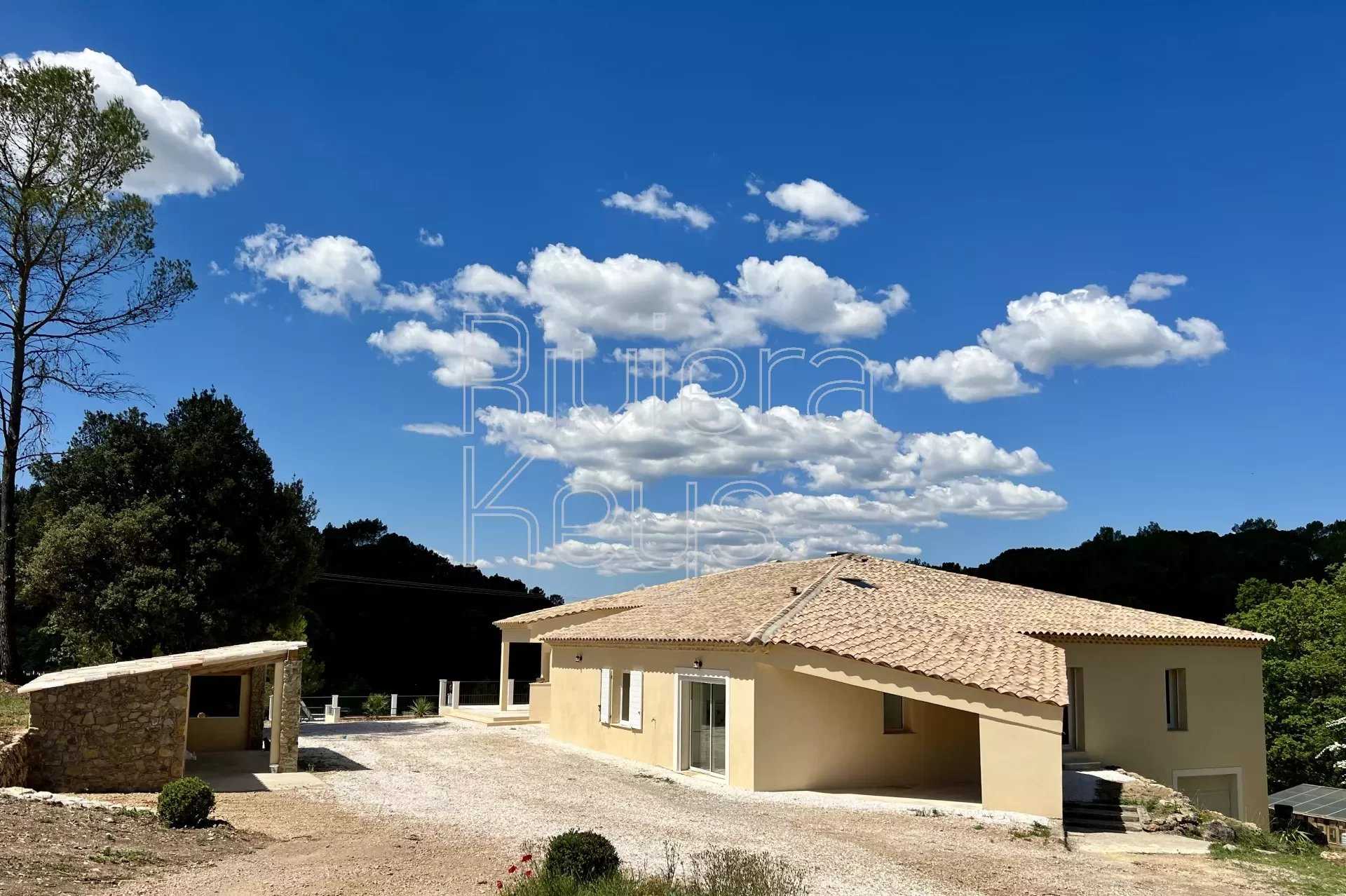 House in Chateauvert, Provence-Alpes-Cote d'Azur 12157092
