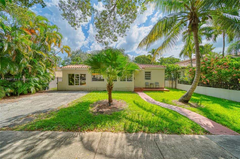 Eigentumswohnung im West Miami, Florida 12157105