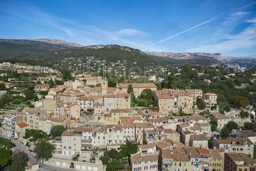 Talo sisään Chateauneuf-Grasse, Provence-Alpes-Cote d'Azur 12157110