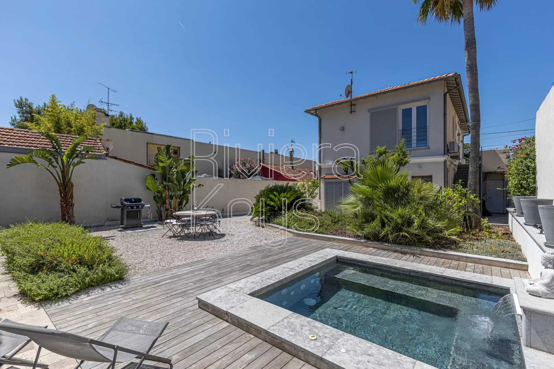 Residential in Antibes, Alpes-Maritimes 12157161
