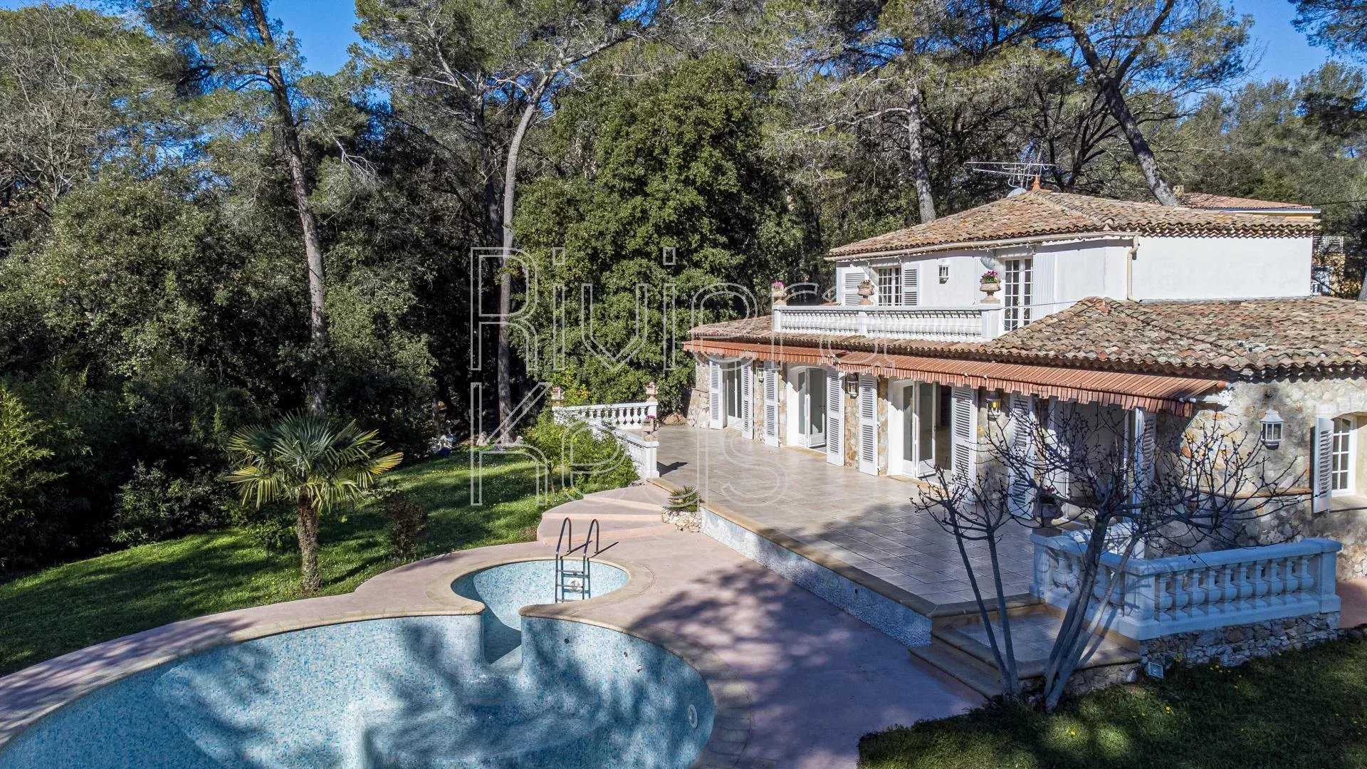 Rumah di Les Maillans, Provence-Alpes-Cote d'Azur 12157170