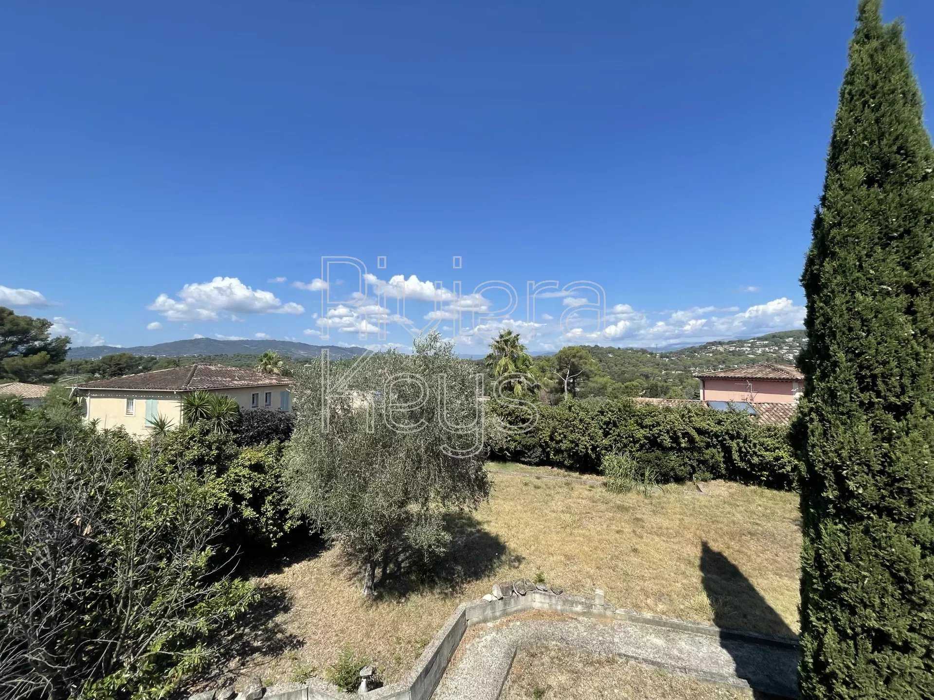 Land in Mougins, Provence-Alpes-Cote d'Azur 12157188