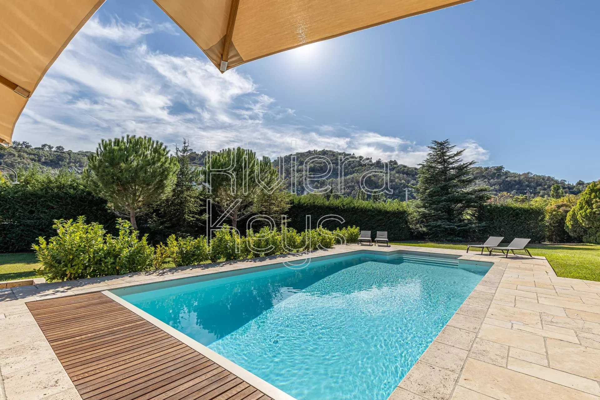 Hus i Auribeau-sur-Siagne, Provence-Alpes-Cote d'Azur 12157199