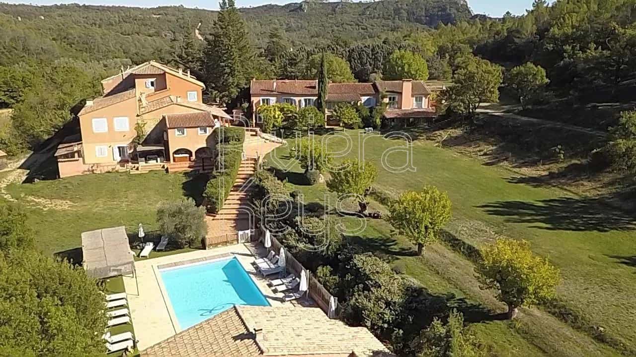 Dom w Chateauvert, Provence-Alpes-Cote d'Azur 12157220
