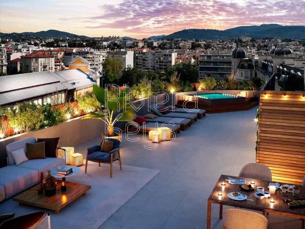 Condominium in Nice, Alpes-Maritimes 12157254