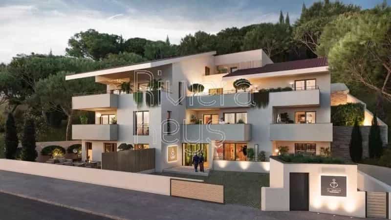 公寓 在 Drammont, Provence-Alpes-Cote d'Azur 12157282