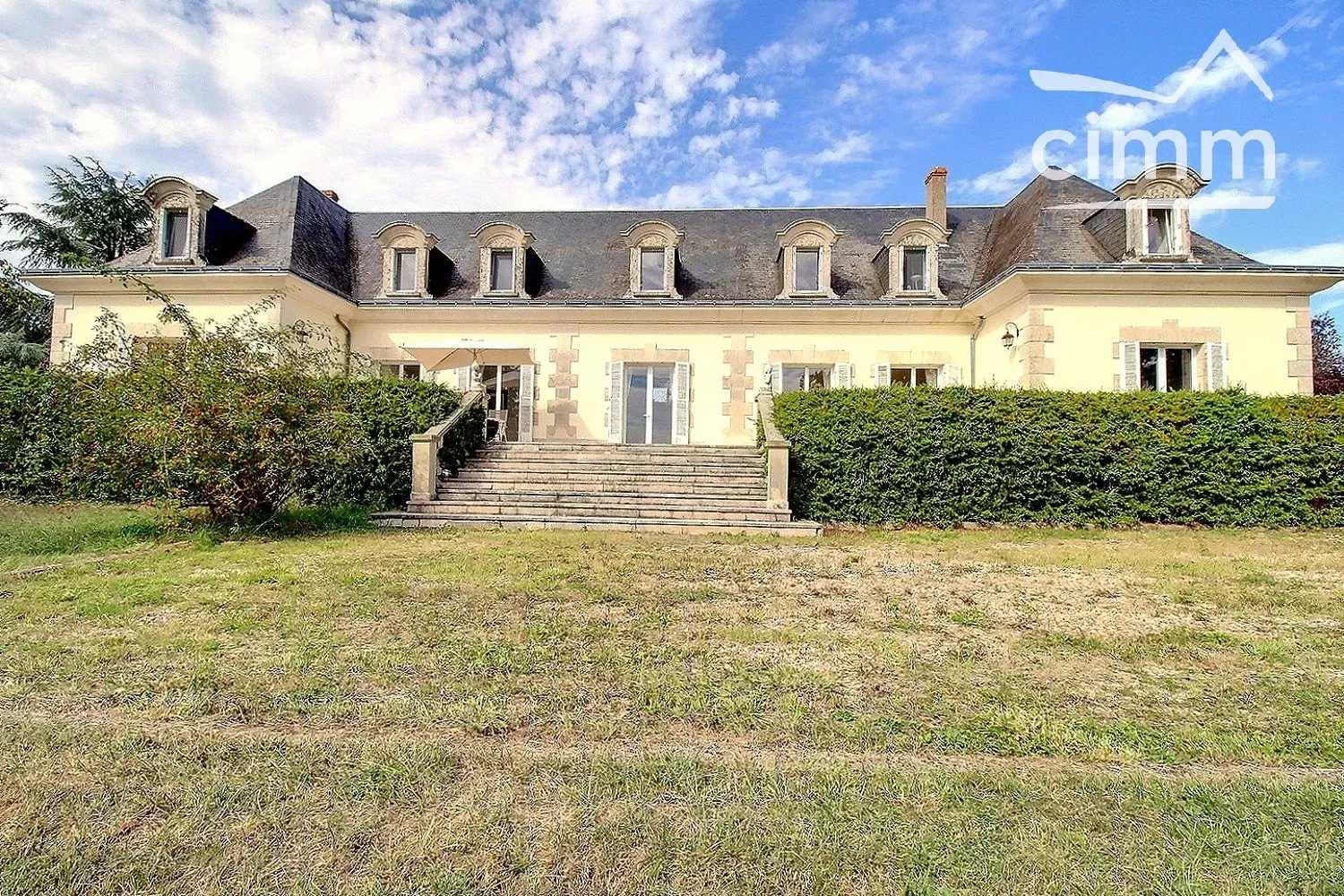 House in Azay-le-Rideau, Centre-Val de Loire 12157310