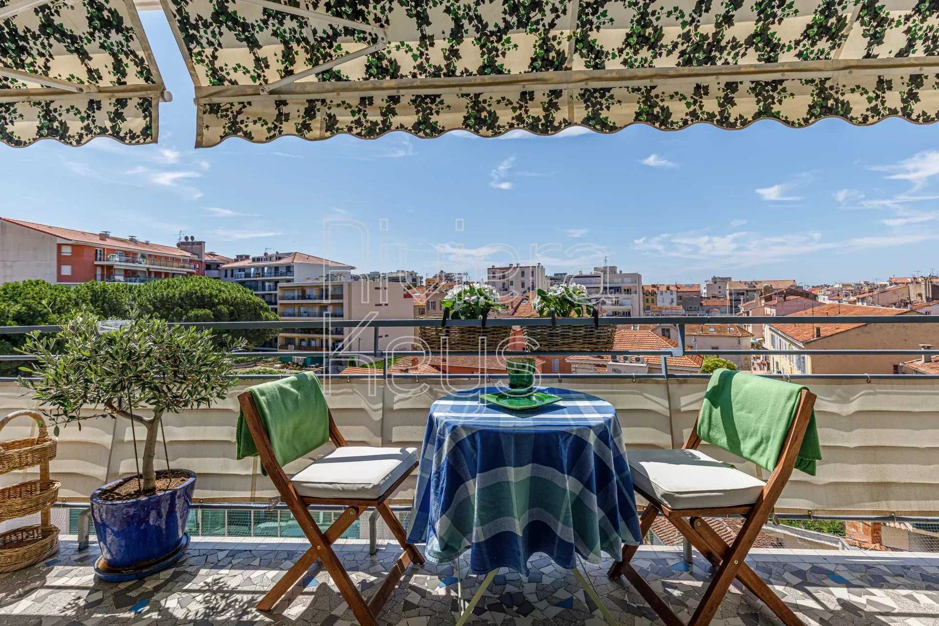 Condominium in Cannes, Alpes-Maritimes 12157370