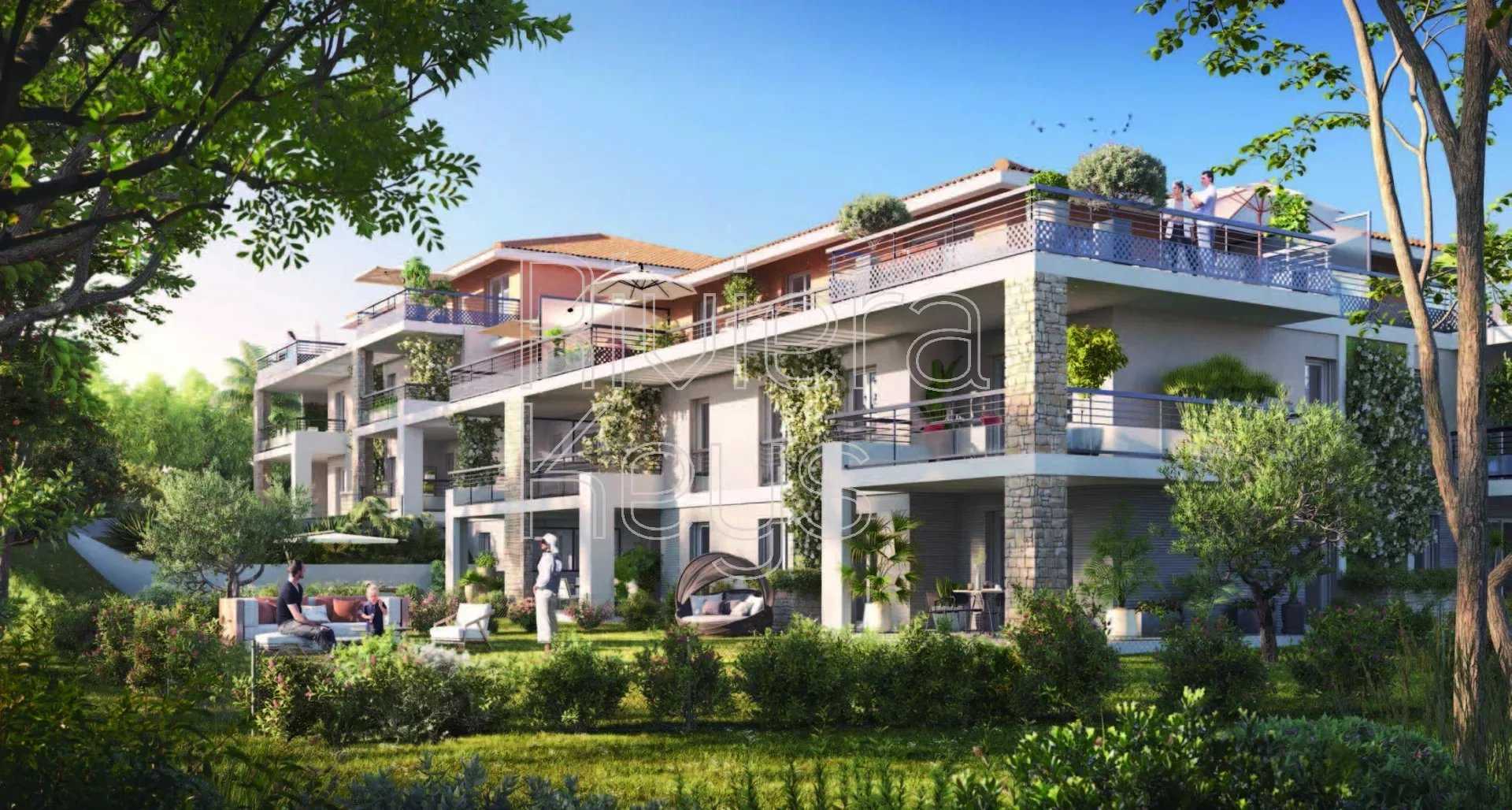 Condominium in Golfe-Juan, Provence-Alpes-Cote d'Azur 12157478