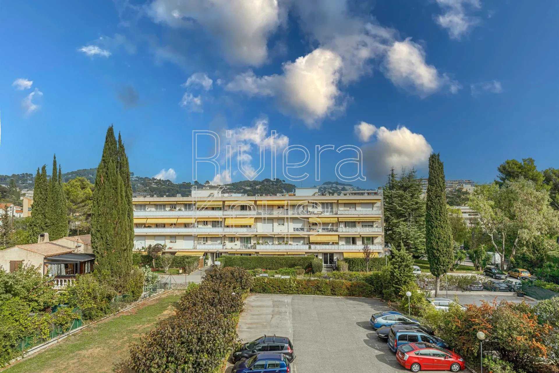 Condominium in Le Cannet, Alpes-Maritimes 12157504