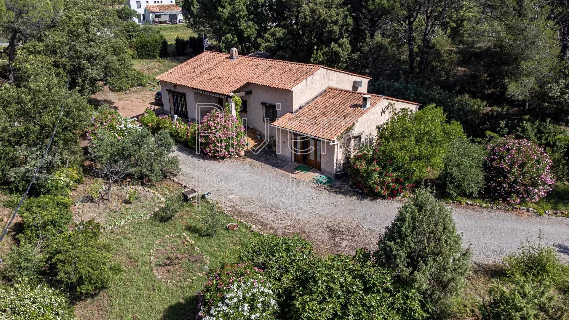 Rumah di La Motte, Provence-Alpes-Cote d'Azur 12157611