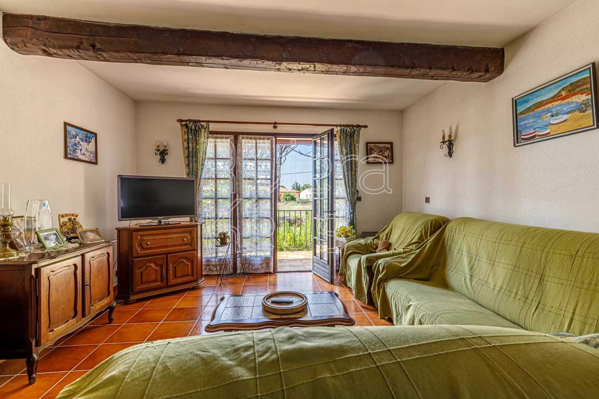 Hus i La Motte, Provence-Alpes-Cote d'Azur 12157611