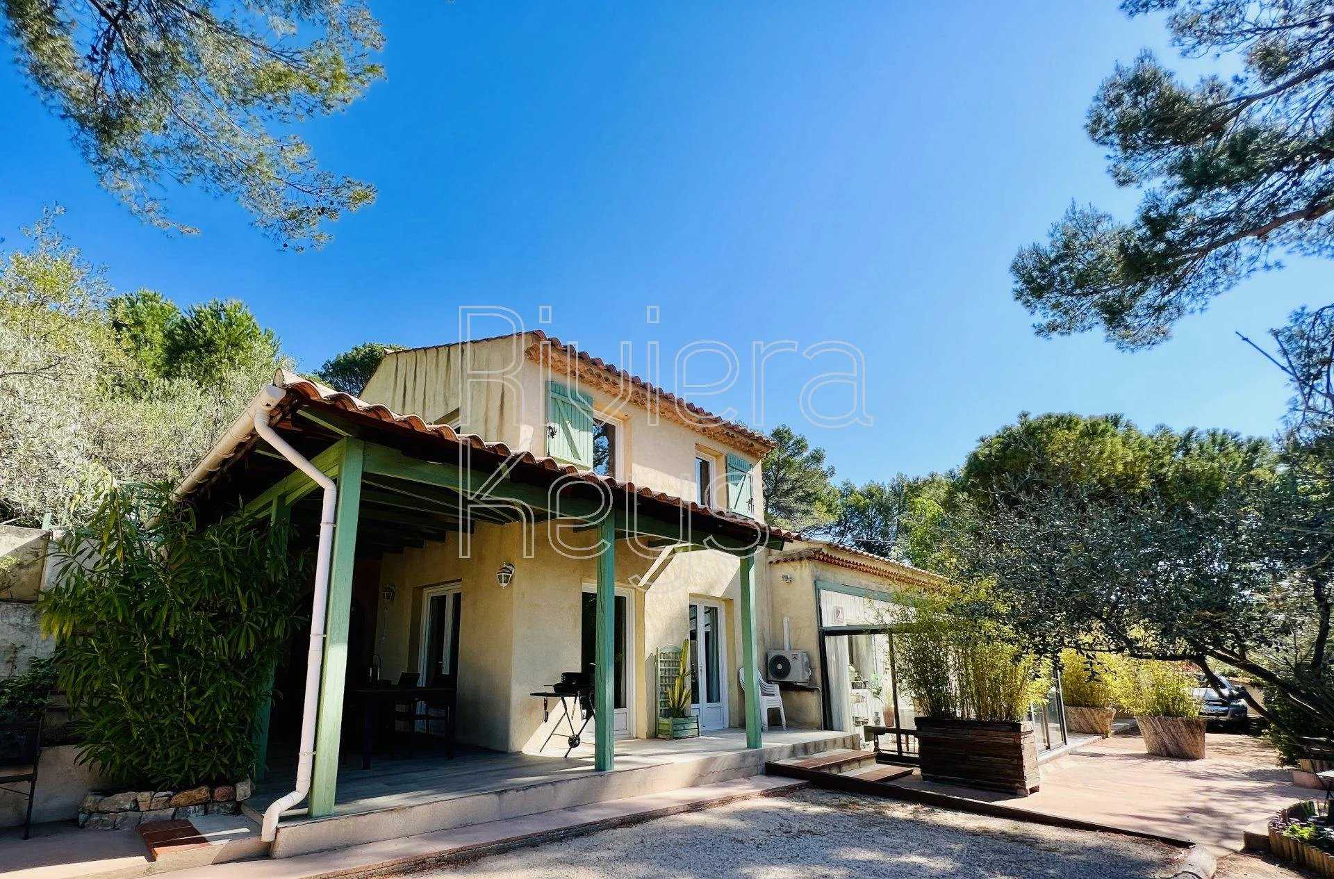 Haus im Le Val, Provence-Alpes-Côte d'Azur 12157697