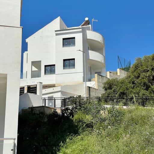Multiple Houses in Benahavis, Andalusia 12157846