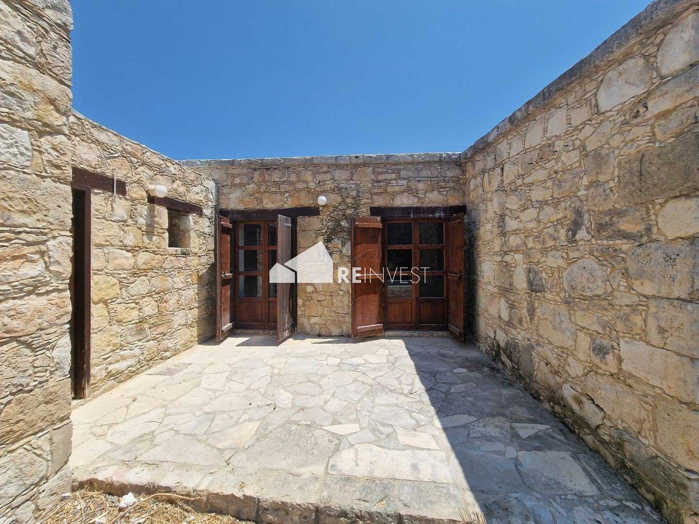 بيت في Pano Akourdaleia, Paphos 12158005