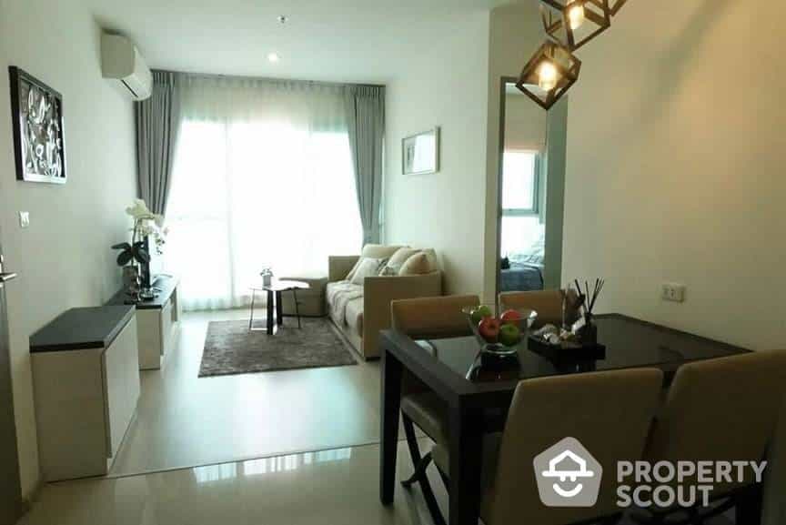 Condominium in Huai Khwang, Krung Thep Maha Nakhon 12158723