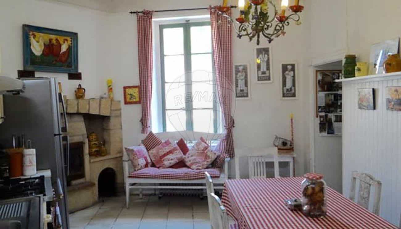 Rumah di Saint-Maximin, Occitanie 12160758