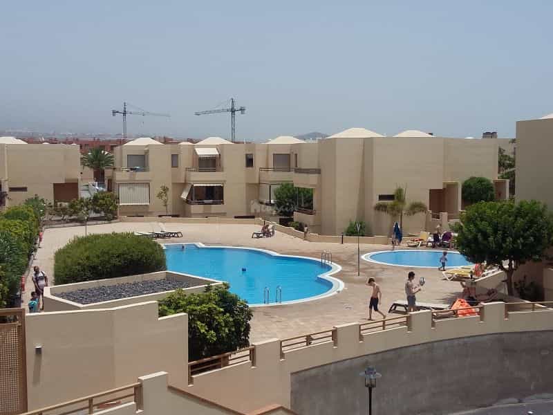Condominium in El Medano, Canarische eilanden 12160836