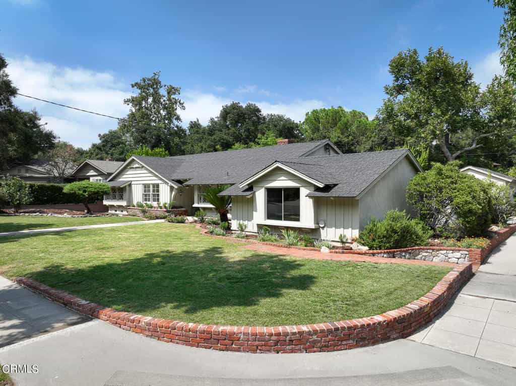 Dom w Glendale, California 12161893