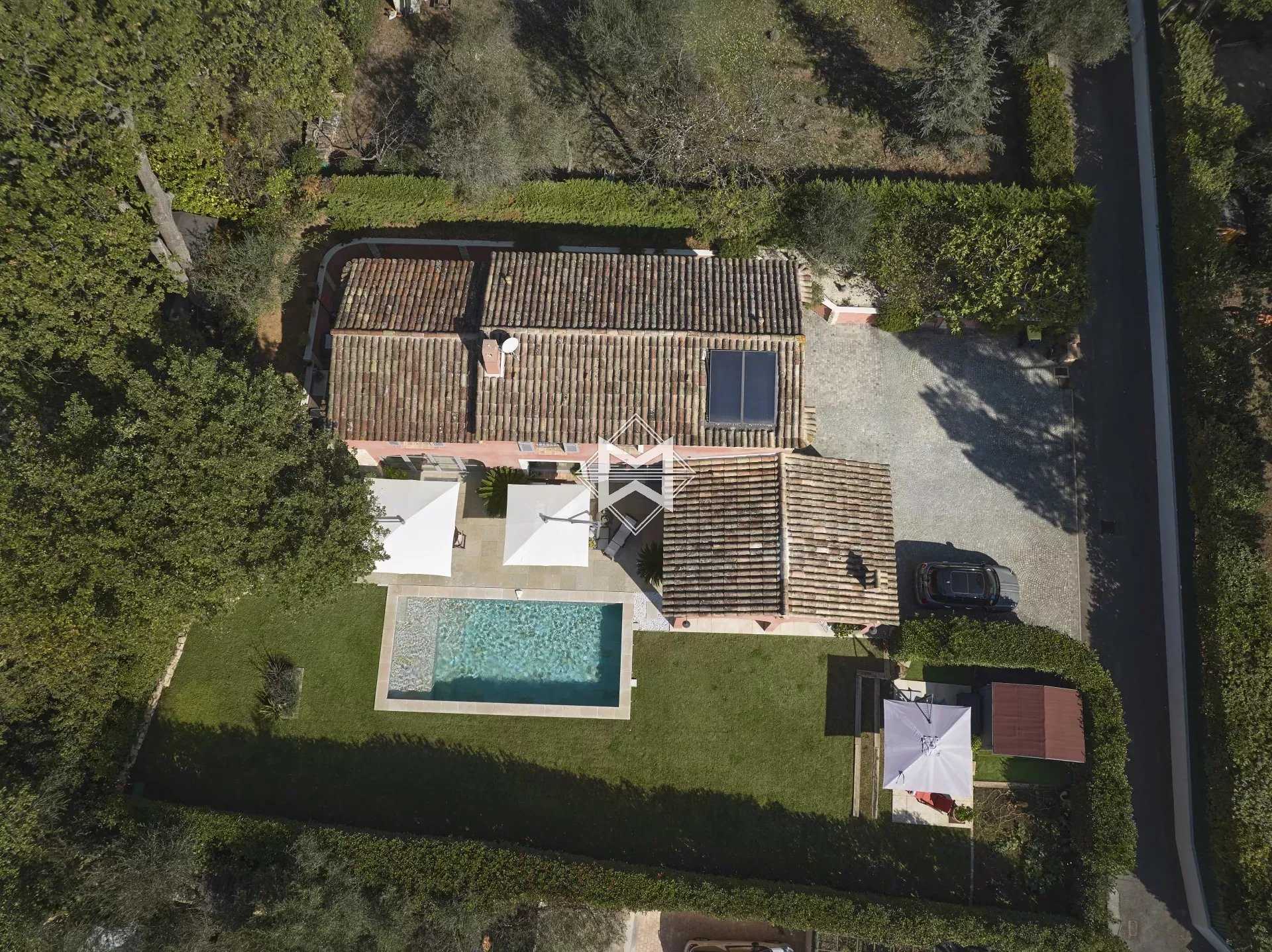 Rumah di Valbonne, Provence-Alpes-Cote d'Azur 12162200