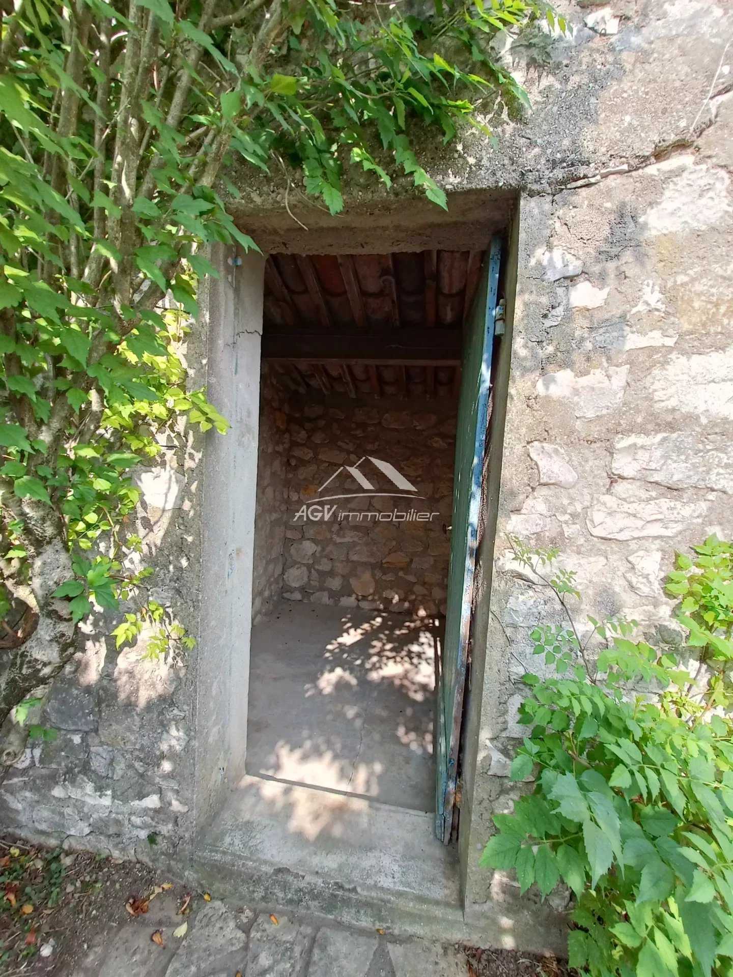 Talo sisään Saint-Privat-des-Vieux, Gard 12162234