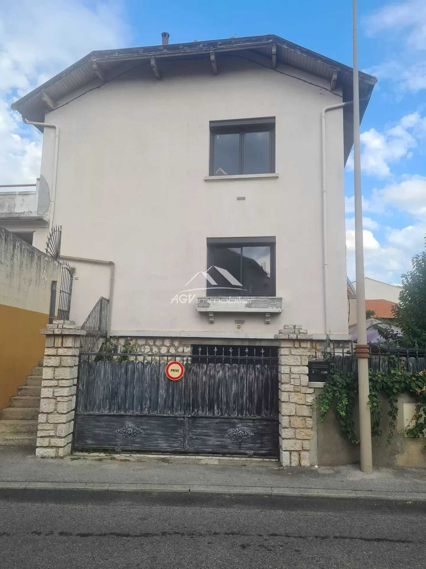 Flere hus i Ales, Occitanie 12162235