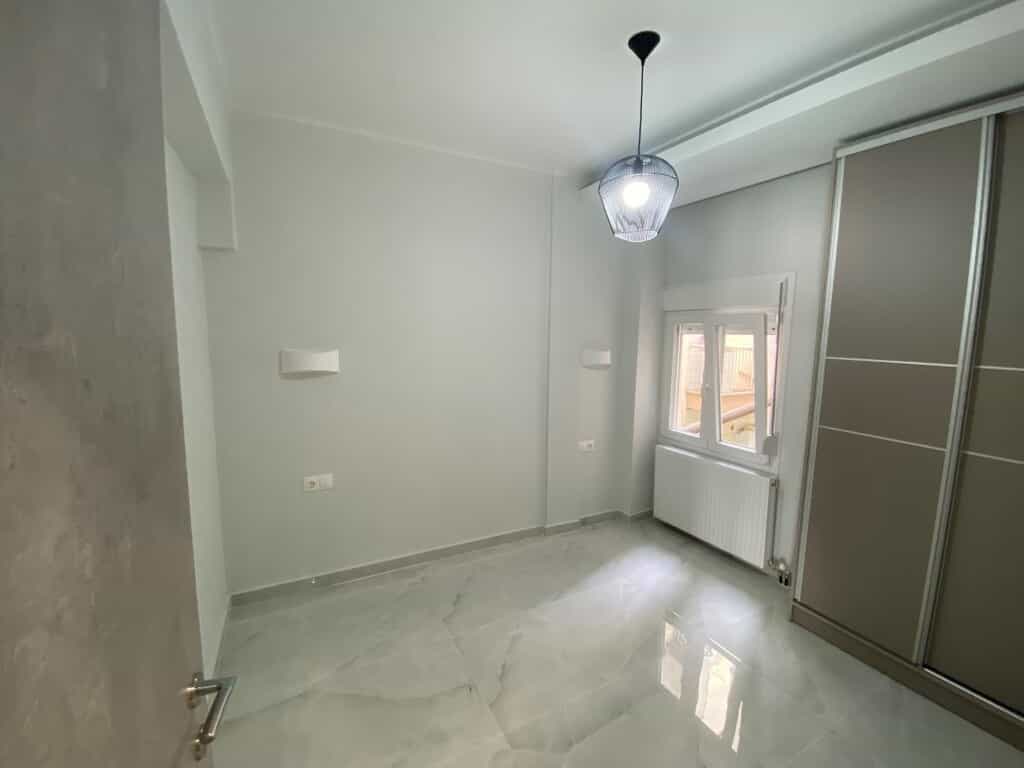 Condominium in Thessaloniki,  12162480