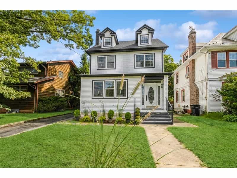 House in Highland Park, New Jersey 12162581