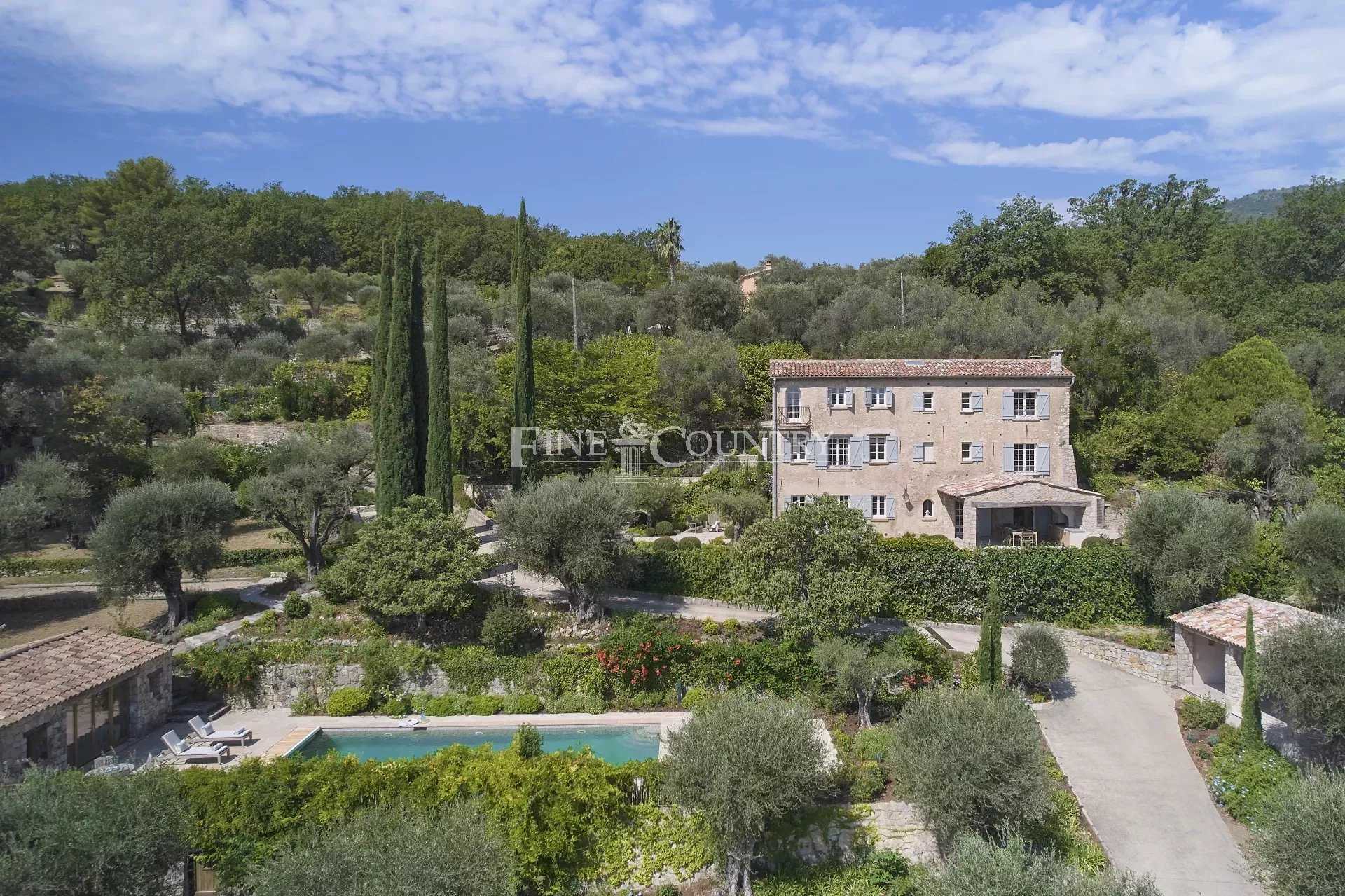 Huis in Chateauneuf-Grasse, Provence-Alpes-Côte d'Azur 12162619