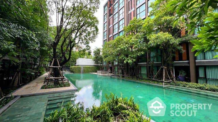 Condominium in Khlong Toei, Krung Thep Maha Nakhon 12162934
