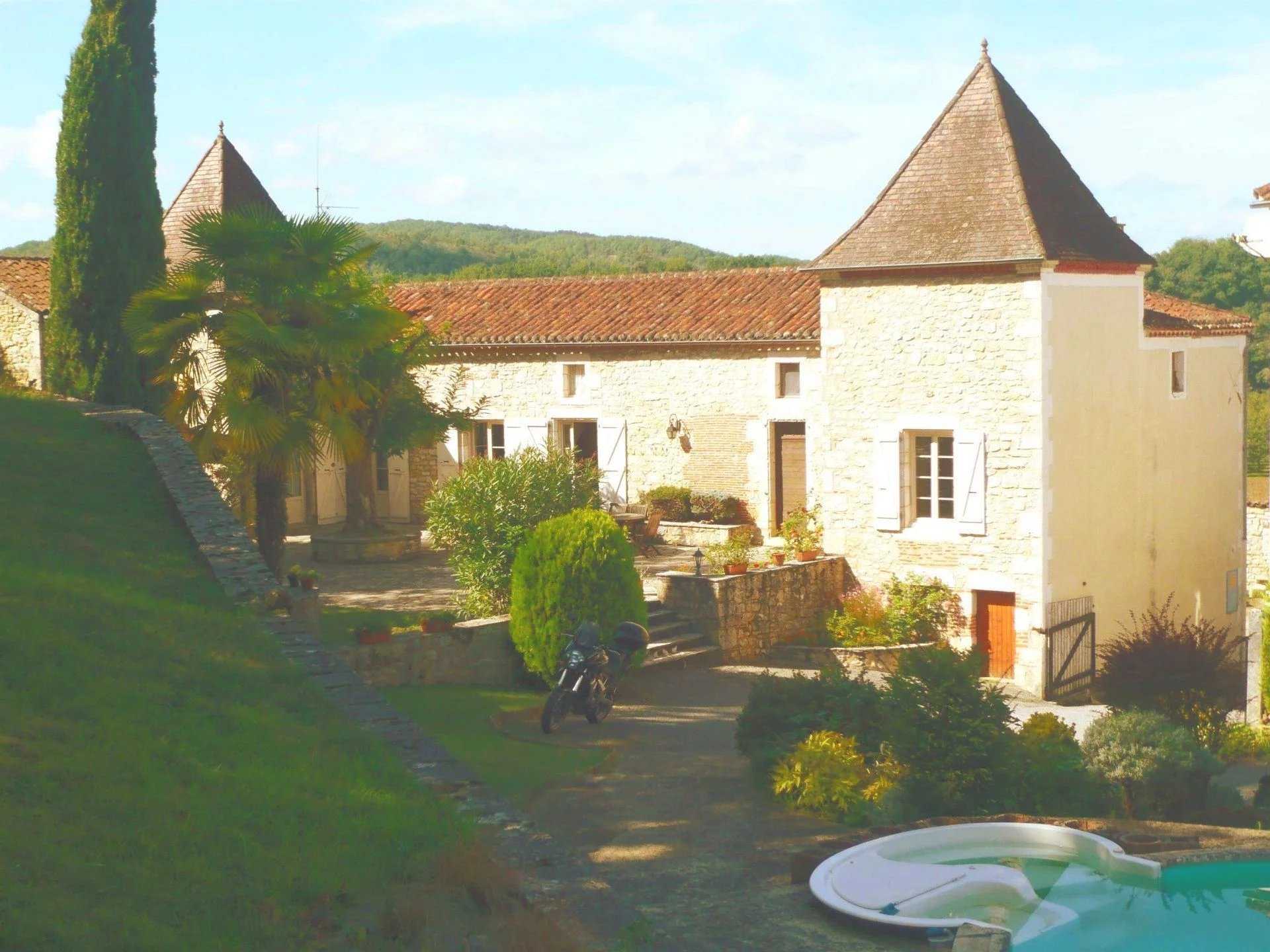 بيت في Albas, Occitanie 12165215