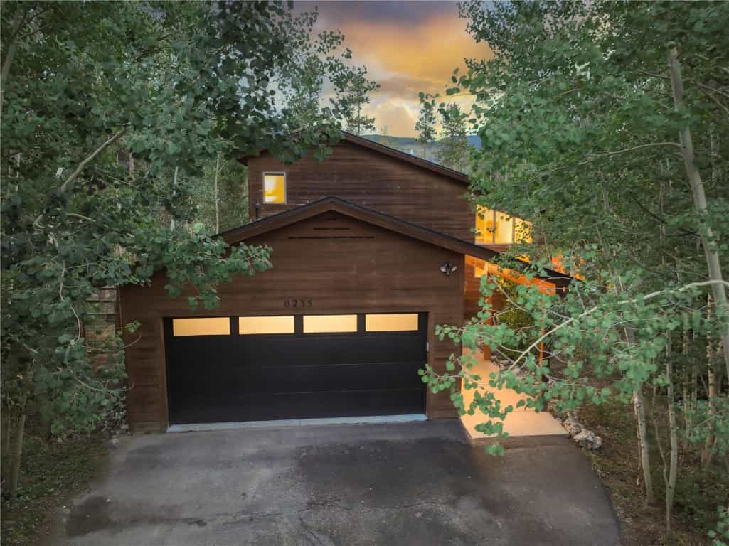 House in Dillon, Colorado 12165947