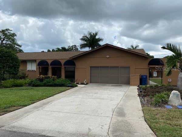 House in Bradenton, Florida 12166900