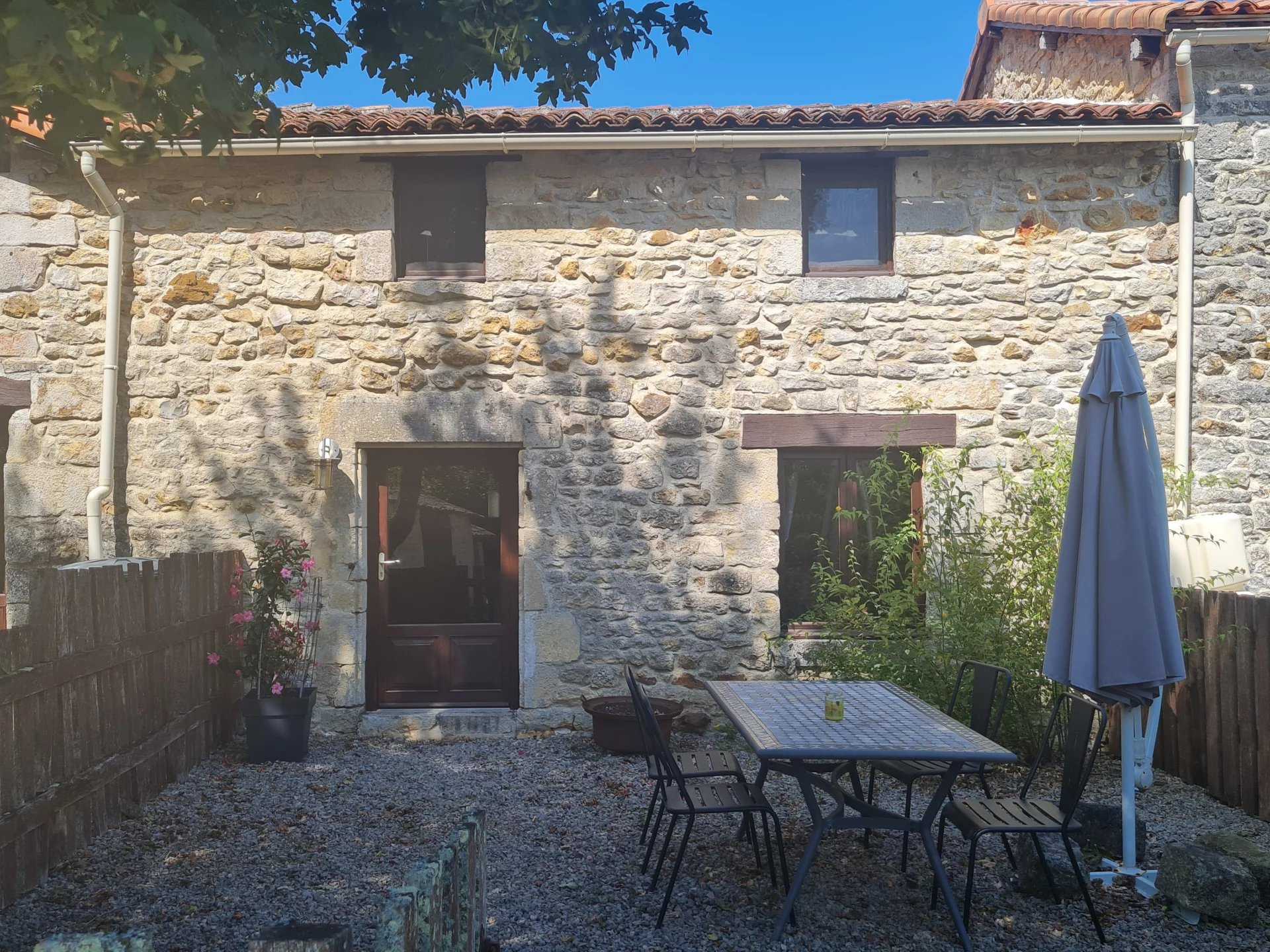 Huis in Saint-Gourson, Nouvelle-Aquitaine 12171264