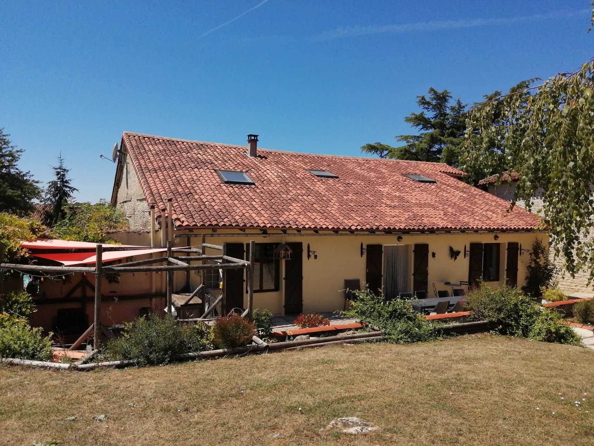 casa en Charroux, Auvernia-Ródano-Alpes 12171294