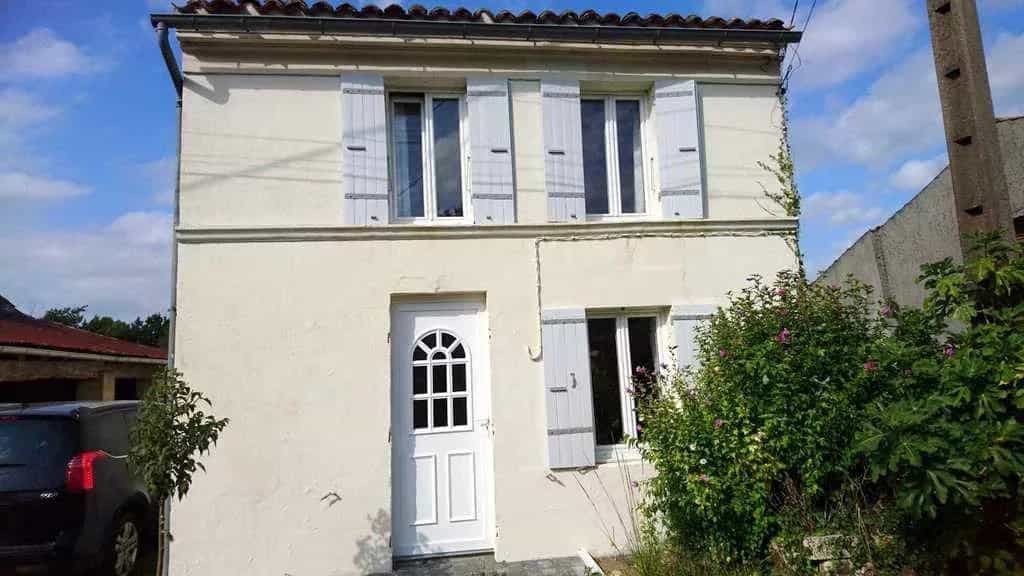 House in Jonzac, Nouvelle-Aquitaine 12171296