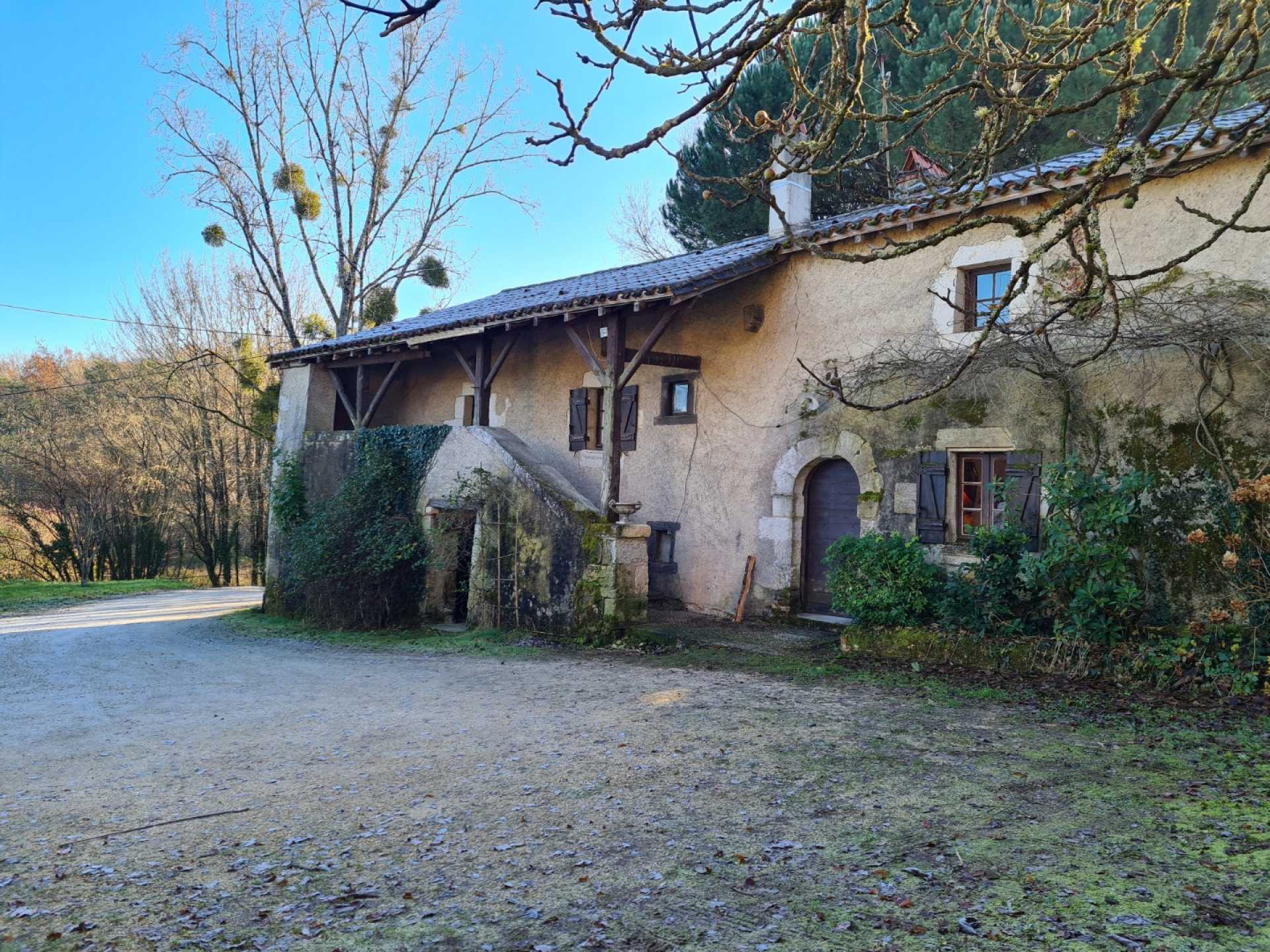 House in Perigueux, Nouvelle-Aquitaine 12171444