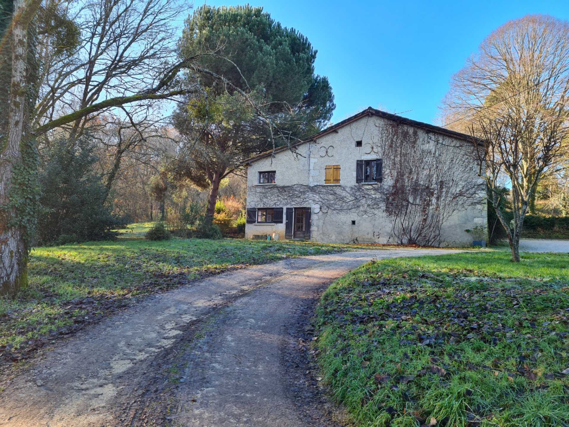 House in Perigueux, Nouvelle-Aquitaine 12171444