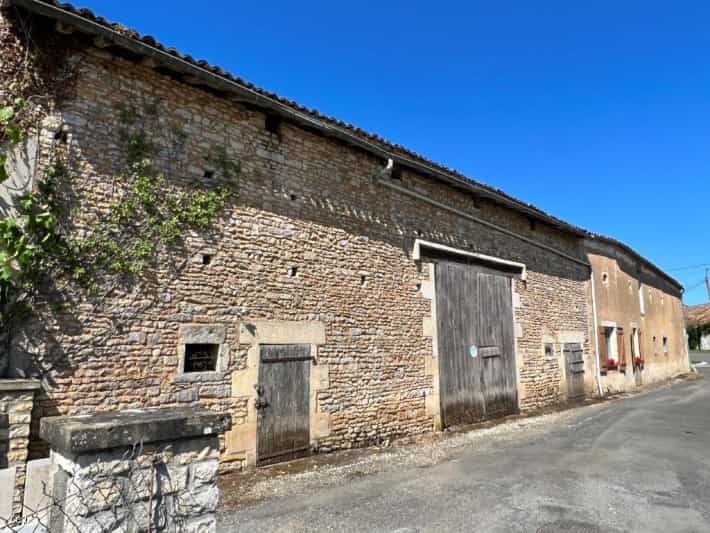 Rumah di Civray, Nouvelle-Aquitaine 12171457