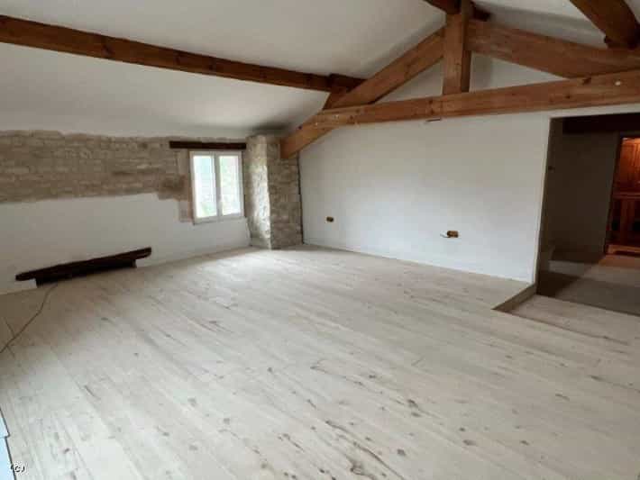 Huis in Verteuil-sur-Charente, Nouvelle-Aquitaine 12171461