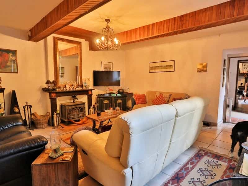 House in Mazerolles, Nouvelle-Aquitaine 12171485