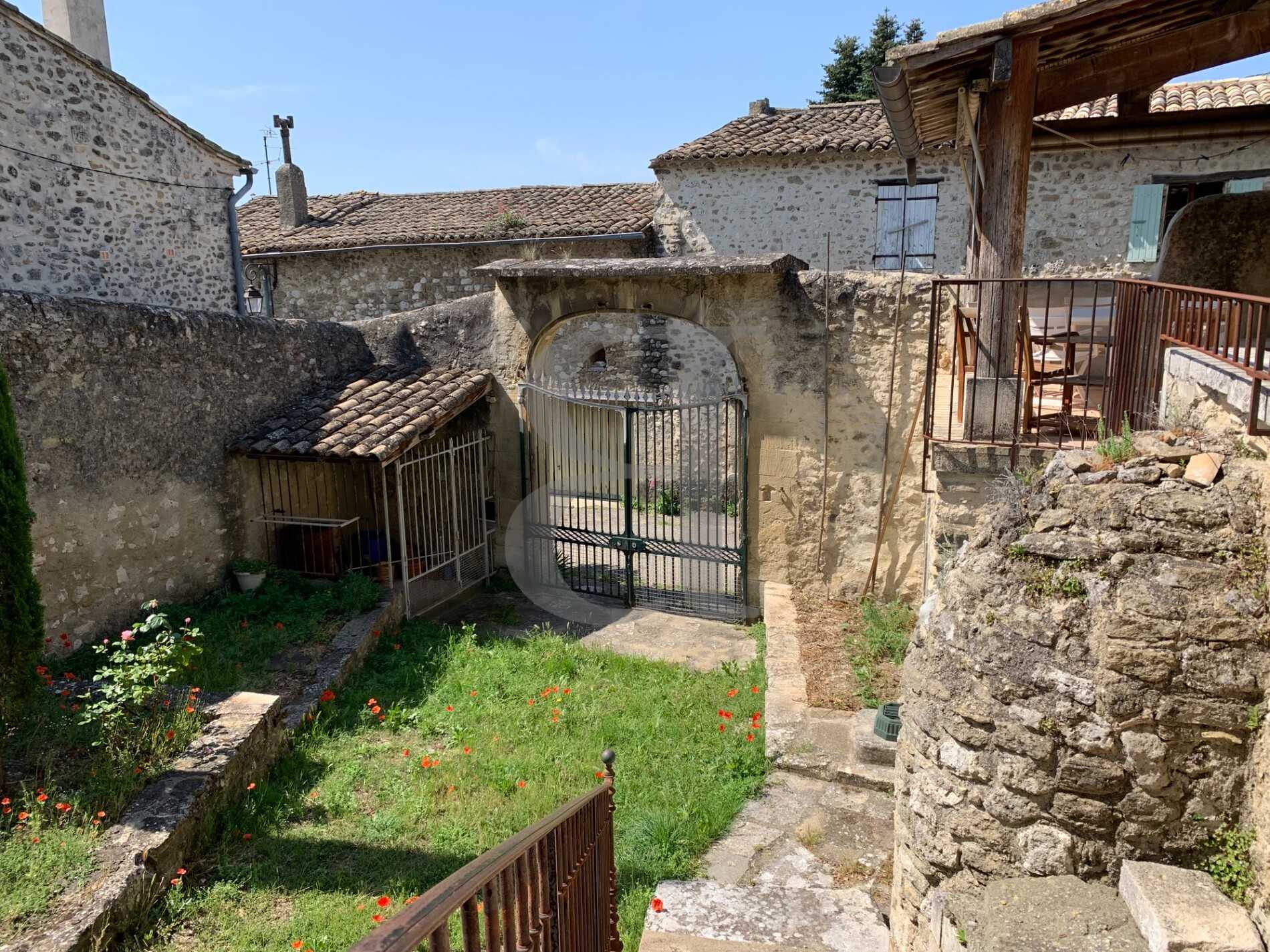 Rumah di Grignan, Auvergne-Rhone-Alpes 12171545