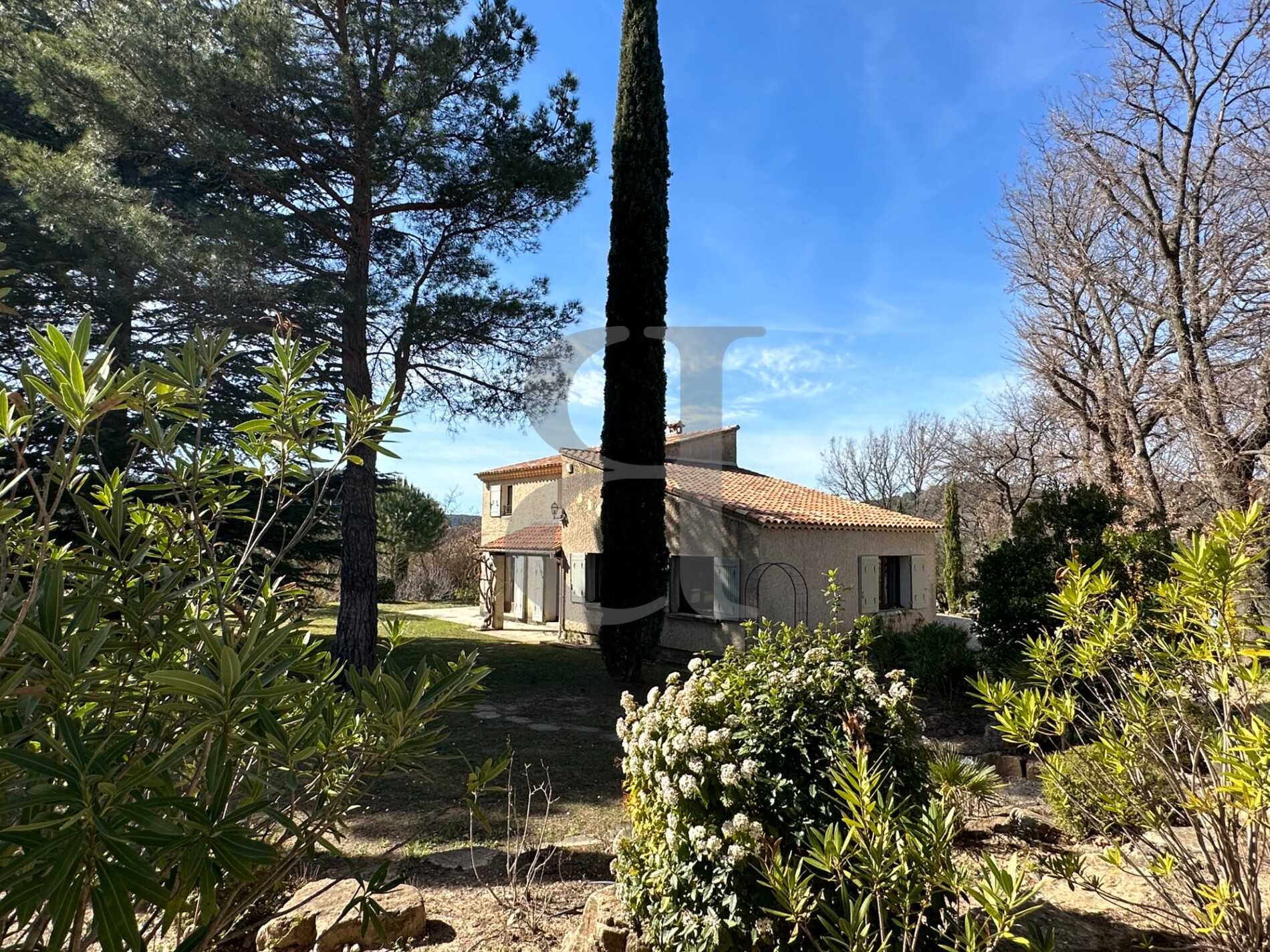 Casa nel Vaison-la-Romaine, Provence-Alpes-Côte d'Azur 12171682