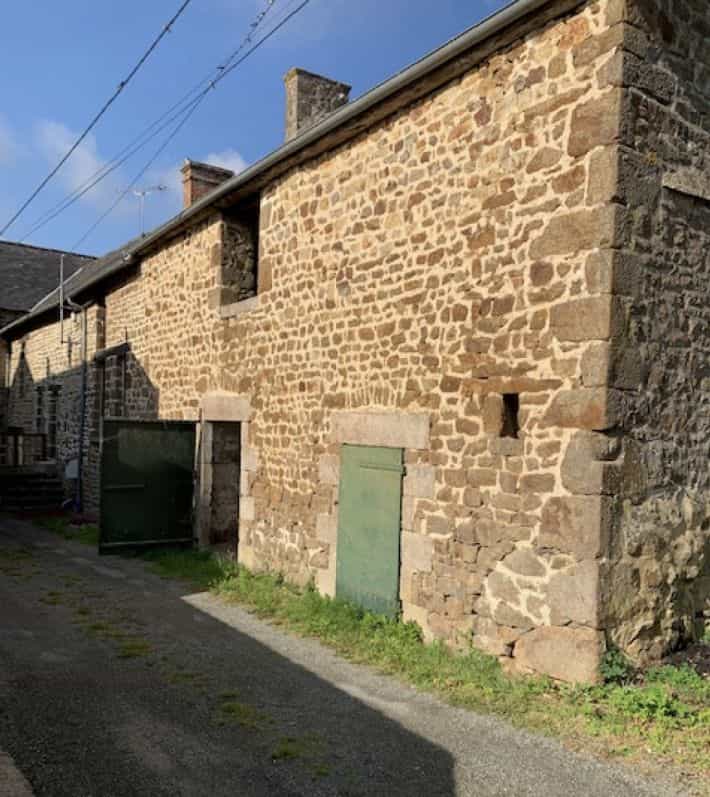 Rumah di Ambrieres-les-Vallees, Membayar de la Loire 12171904