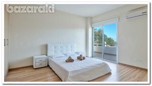 公寓 在 Agios Tychon, Limassol 12172403
