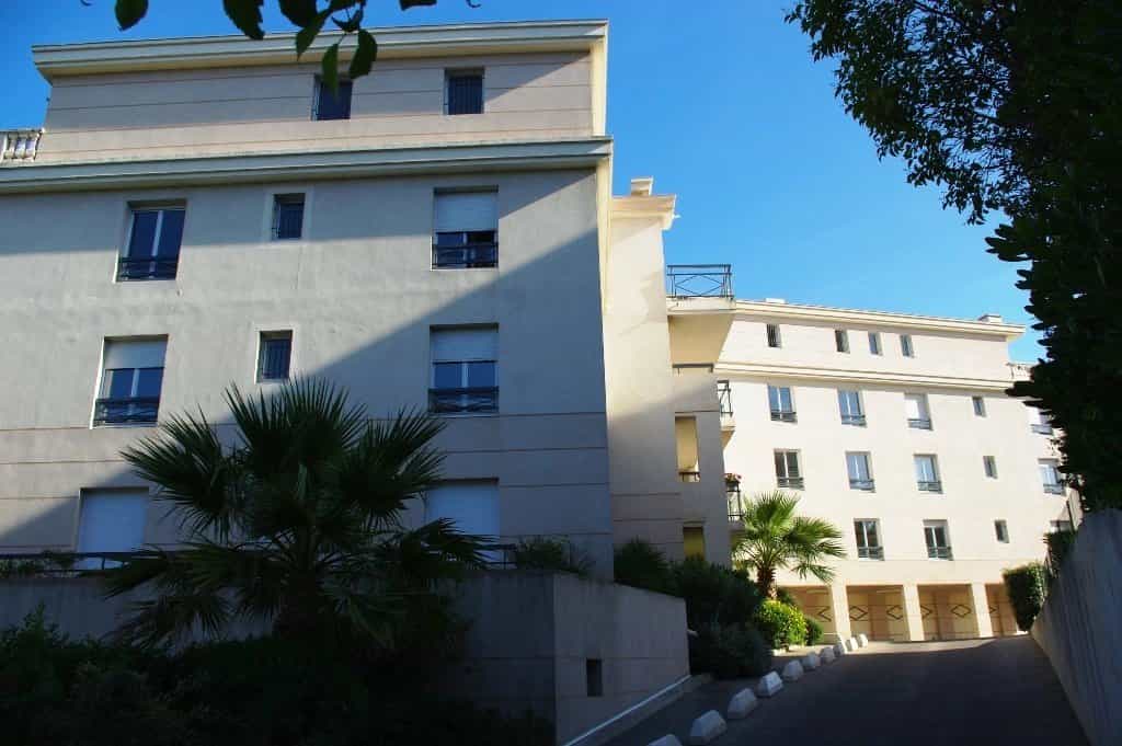 Eigentumswohnung im Saint-Raphael, Provence-Alpes-Côte d'Azur 12173145