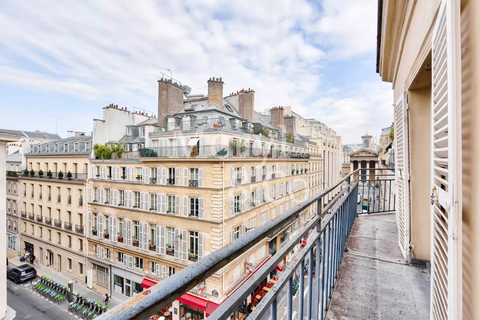 Condominium in Paris, Ile-de-France 12173182