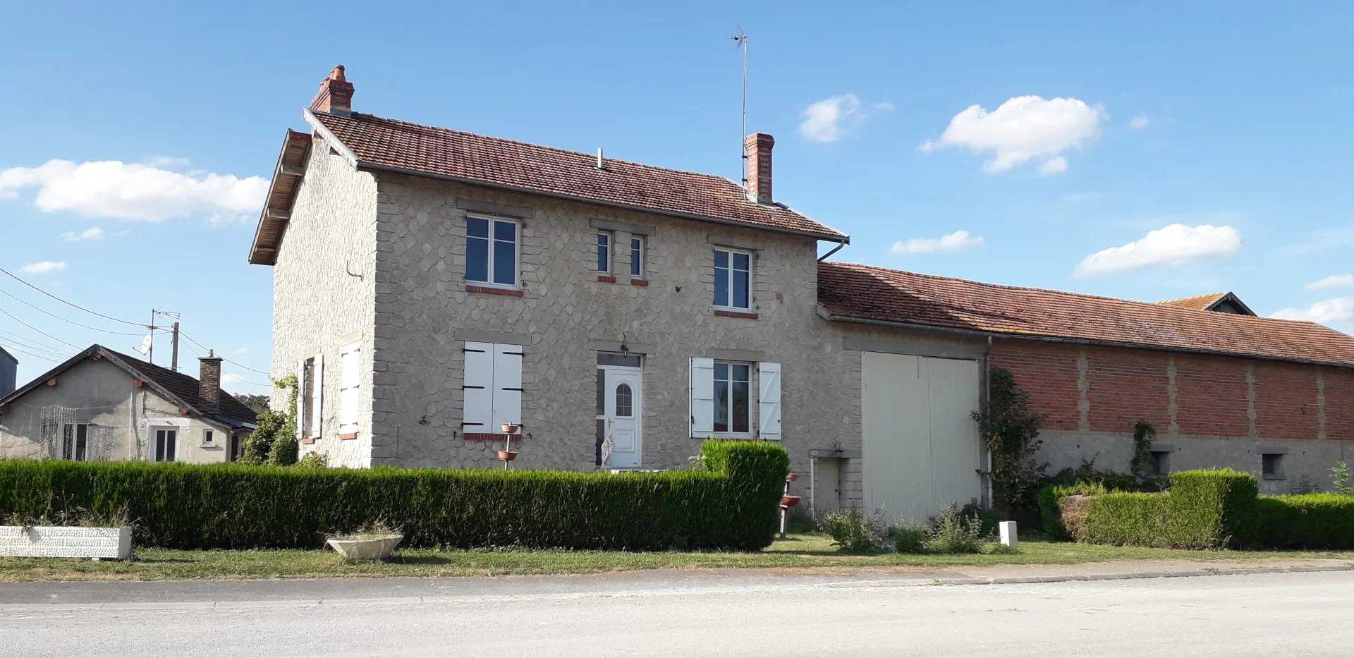 بيت في Ville-sur-Tourbe, المؤسسة الكبرى 12173194