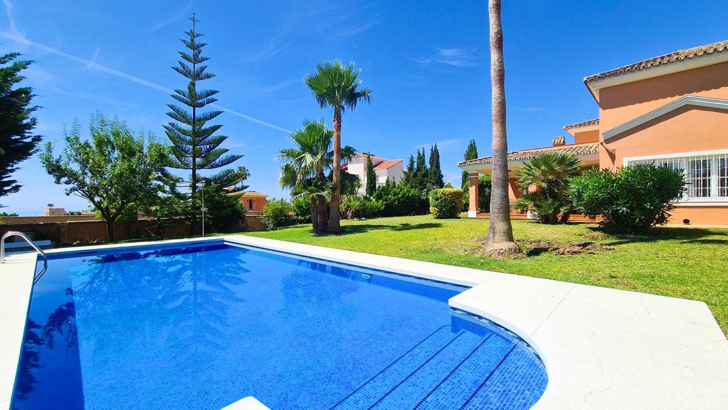 House in Estepona, Andalusia 12174871