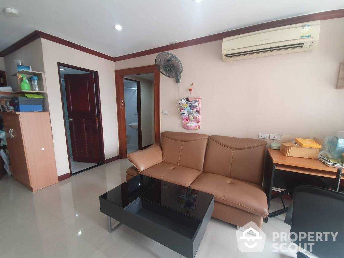 Condominium in Samphanthawong, Krung Thep Maha Nakhon 12175750